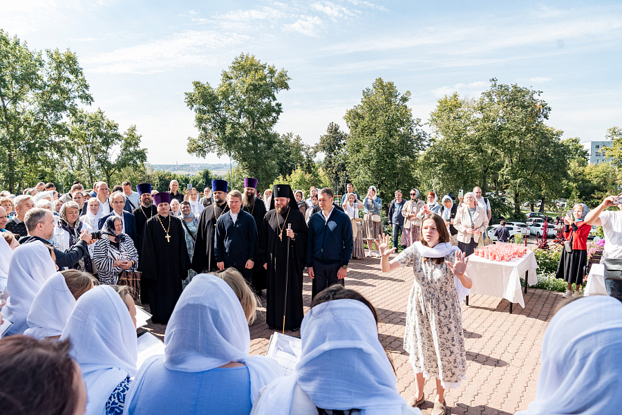 Архиерейское богослужение в Петропавловском храме города Лыткарино